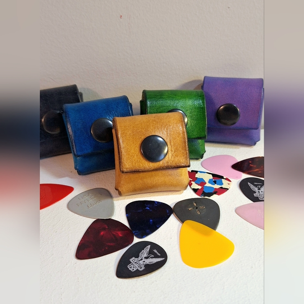Guitar pick holder COLOR LIGHT BROWN